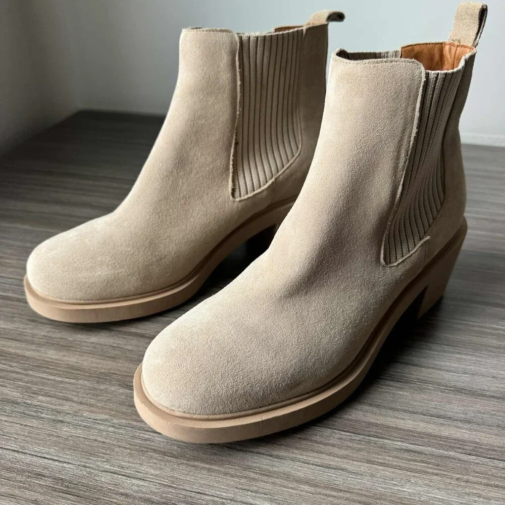 Andre Assous Gemma Chelsea Bootie Boots Size 9.5 $150 in Sesame Beige